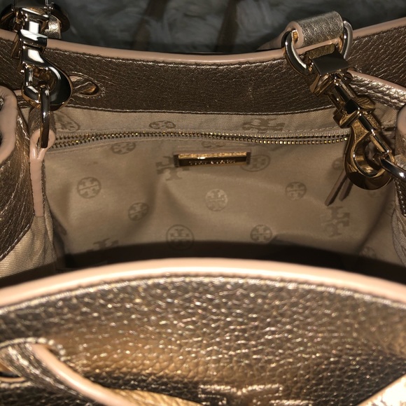 Tory Burch gold bucket bag - Picture 6 of 6
